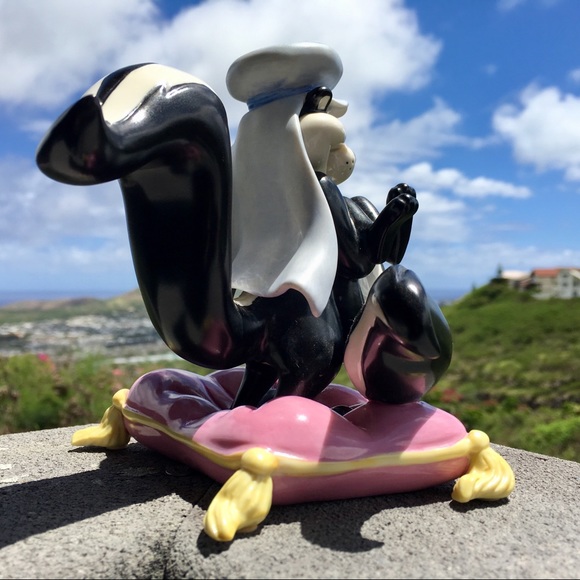 Pepe Le Pew Looney Tunes Vintage Figurine - Picture 6 of 8